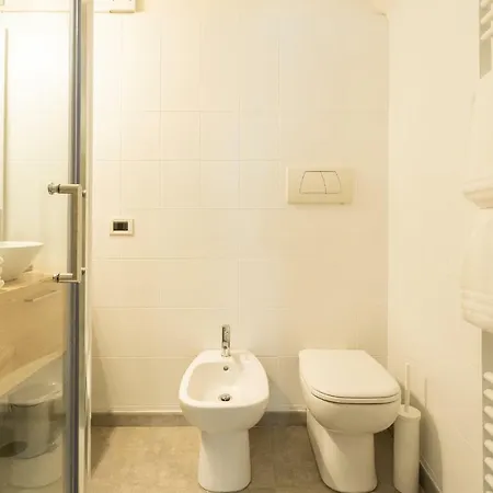 Romantic Suite Few Steps From The Cathedral By Rentallcomo Apartamento