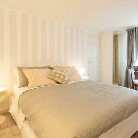 Apartamento Romantic Suite Few Steps From The Cathedral By Rentallcomo *