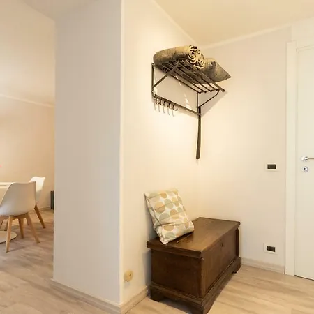 Apartamento Romantic Suite Few Steps From The Cathedral By Rentallcomo Como